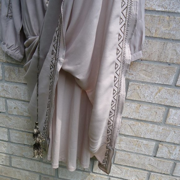 SIZE L. Anthropologie Maeve embroidered dress. - Picture 6 of 16